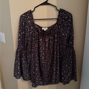 Umgee Black BellBottom Sleeve Top